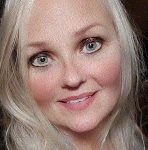 Meet your Posher, Debra d